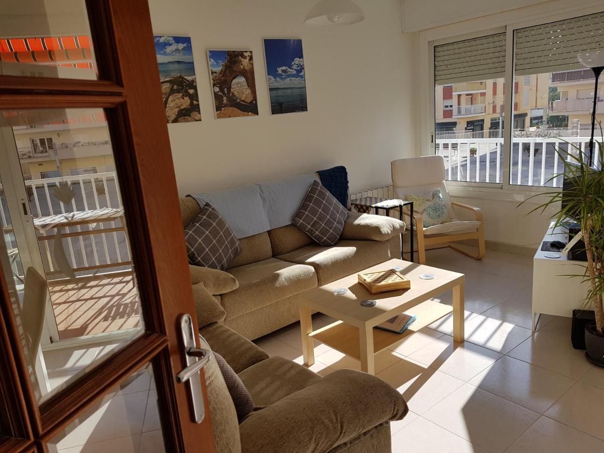 Tulstig Delmar Apartment บิลาโนวา อิลา เจลตรู ภายนอก รูปภาพ